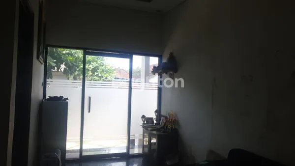 image DISEWAKAN EX KANTOR / RUMAH TINGGAL BERLOKASI STRATEGIS DI GATOT SUBROTO (6)