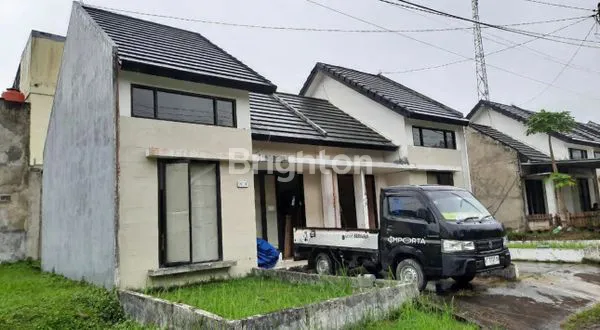 image PERUMAHAN 2 UNIT LANGSUNG PEMANDANGAN GOLF (2)