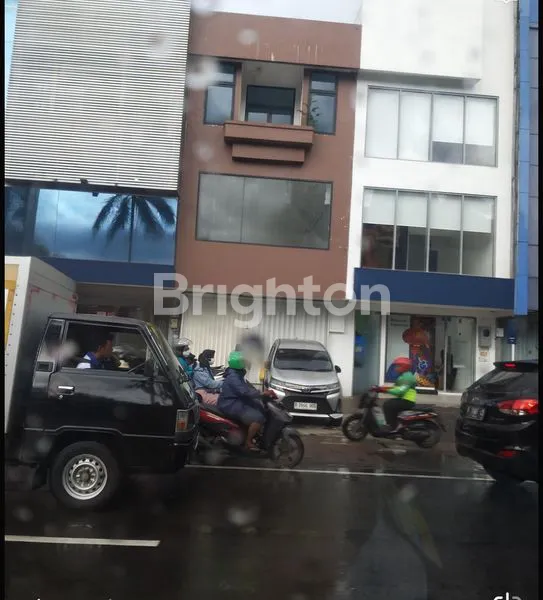 image RUKO 3 LANTAI LOKASI STRATEGIS , POSISI DI JALAN RAYA BOULEVARD, COCOK UTK RESTO/KANTOR DAERAH SUNTER AGUNG, SUNTER-JAKARTA UTARA (1)
