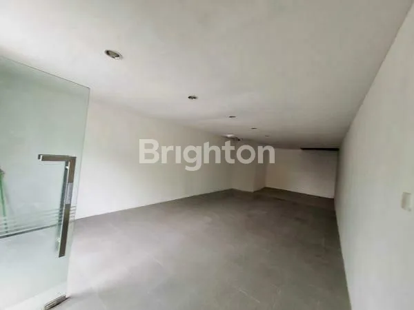 image RUKO 3 LANTAI LOKASI STRATEGIS , POSISI DI JALAN RAYA BOULEVARD, COCOK UTK RESTO/KANTOR DAERAH SUNTER AGUNG, SUNTER-JAKARTA UTARA (2)
