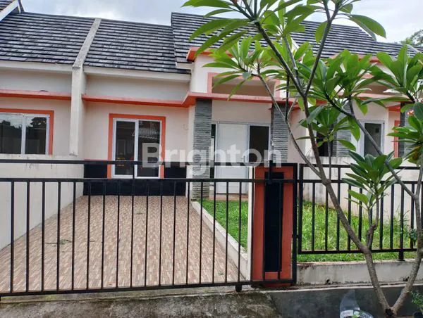 image DIJUAL RUMAH CANTIK DAN STRATEGIS DIT APOS (1)