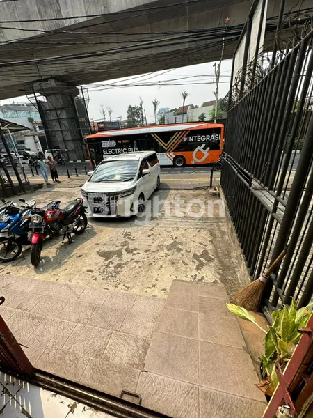 image RUKO 2 1/2 LANTAI AREA KOMERSIL DI FATMAWATI BLOK M KEBAYORAN BARU JAKARTA SELATAN STRATEGIS (2)