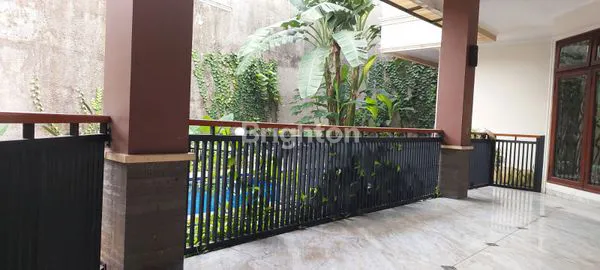 image RUMAH COCOK UTK TEMPAT TINGGAL / KANTOR/ TEMPAT USAHA. LOKASI STRATEGIS, LUAS, NYAMAN, ADEM, ASRI, FASILITAS LENGKAP DENGAN KOLAM RENANG DAN BEBAS BANJIR\\N DAERAH CIPETE UTARA-KEBAYORAN BARU, JAKARTA SELATAN (8)