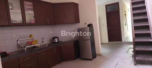 image RUMAH COCOK UTK TEMPAT TINGGAL / KANTOR/ TEMPAT USAHA. LOKASI STRATEGIS, LUAS, NYAMAN, ADEM, ASRI, FASILITAS LENGKAP DENGAN KOLAM RENANG DAN BEBAS BANJIR\\N DAERAH CIPETE UTARA-KEBAYORAN BARU, JAKARTA SELATAN (7)