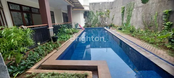 image RUMAH COCOK UTK TEMPAT TINGGAL / KANTOR/ TEMPAT USAHA. LOKASI STRATEGIS, LUAS, NYAMAN, ADEM, ASRI, FASILITAS LENGKAP DENGAN KOLAM RENANG DAN BEBAS BANJIR\\N DAERAH CIPETE UTARA-KEBAYORAN BARU, JAKARTA SELATAN (3)