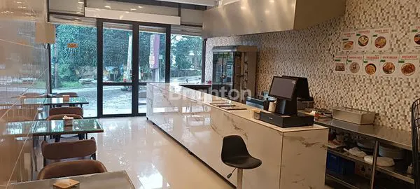 image RUKO MEWAH 3 LANTAI DI JALUR PUNCAK, LOKASI STRATEGIS (2)