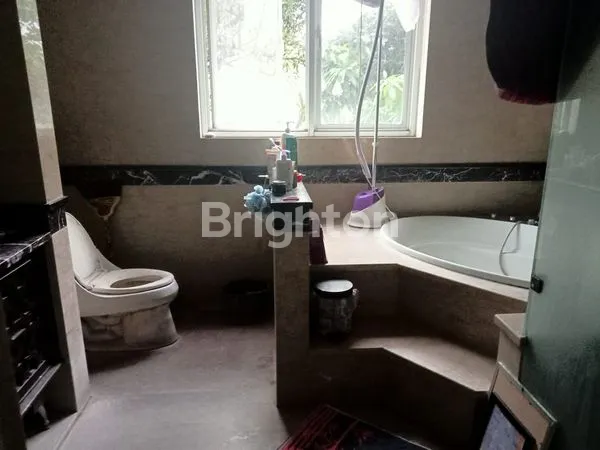 image RUMAH MEWAH VILLA PONDOK INDAH  (5)