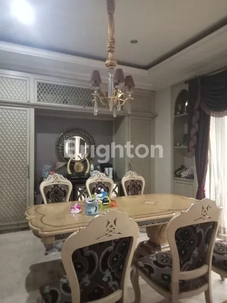 image RUMAH MEWAH VILLA PONDOK INDAH  (8)