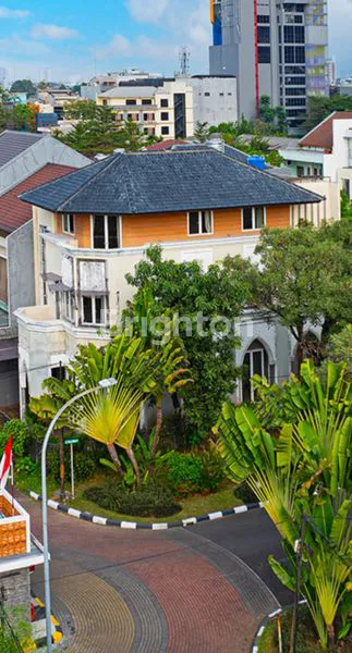 image RUMAH MEWAH VILLA PONDOK INDAH  (1)