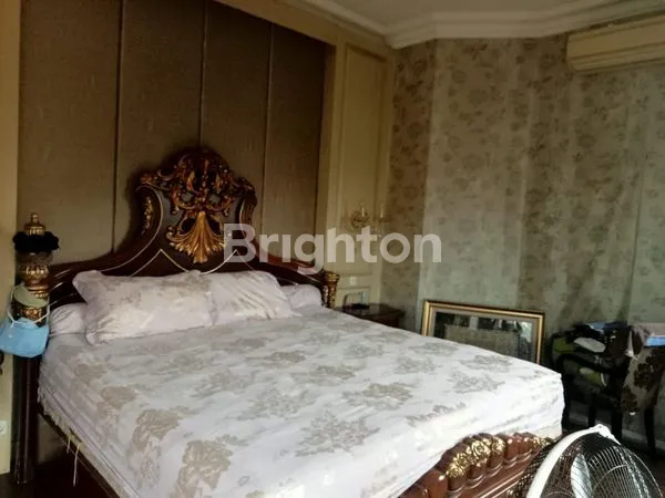 image RUMAH MEWAH VILLA PONDOK INDAH  (6)