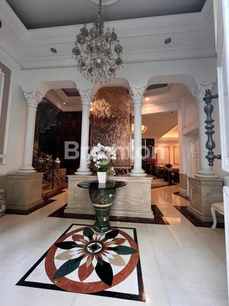 image RUMAH MEWAH 3 1/2 LANTAI FULL FURNISHES, SIAP HUNI DAERAH METRO SUNTER, SUNTER-JAKARTA UTARA (4)