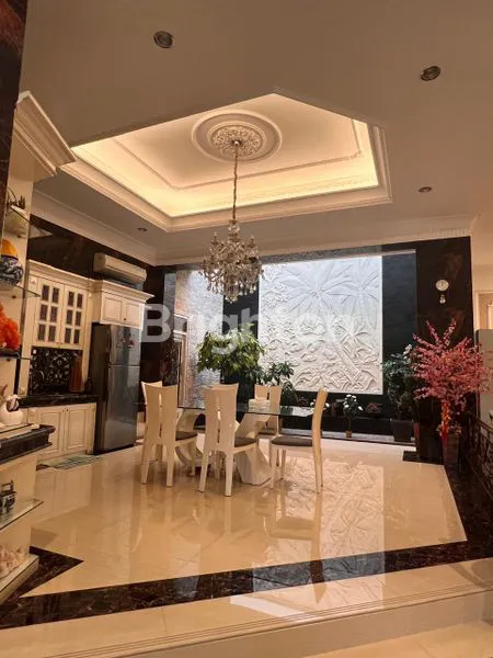 image RUMAH MEWAH 3 1/2 LANTAI FULL FURNISHES, SIAP HUNI DAERAH METRO SUNTER, SUNTER-JAKARTA UTARA (2)