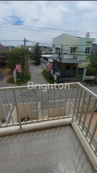 image RUMAH 2 LANTAI MURAH  SIAP HUNI DI MEDOKAN AYU DEKAT KAMPUS UPN , PURIMAS, RSUD,  RUNGKUT INDUSTRI, DAN  DEKAT  AKSES KE TOL RUNGKUT JUANDA  (2)