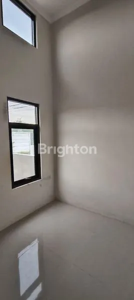image BUTUH CEPAT RUMAH MODERN MINIMALIS WONOREJO SELANGKAH KE RAYA MERR (5)