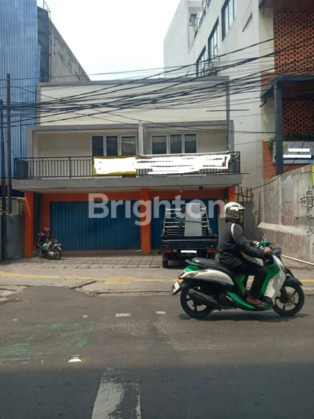 image DISEWA RUKO GANDENG 2 LANTAI SIAP PAKAI STRATEGIS DI FATMAWATI KEBAYORAN BARU JAKARTA SELATAN (1)