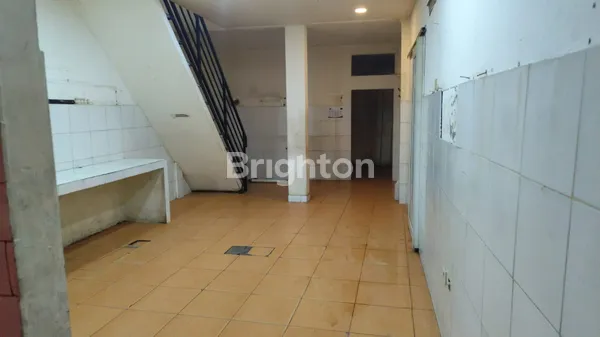 image DISEWA RUKO GANDENG 2 LANTAI SIAP PAKAI STRATEGIS DI FATMAWATI KEBAYORAN BARU JAKARTA SELATAN (8)