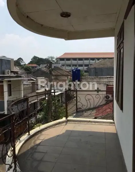 image RUMAH STRATEGIS 2 LANTAI, LT 175M² DI PONDOK AREN (2)