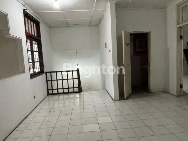 image JUAL CEPAT RUMAH 2 LT  DI PUSAT KOTA KEBUN JERUK.JAKARTA BARAT (6)
