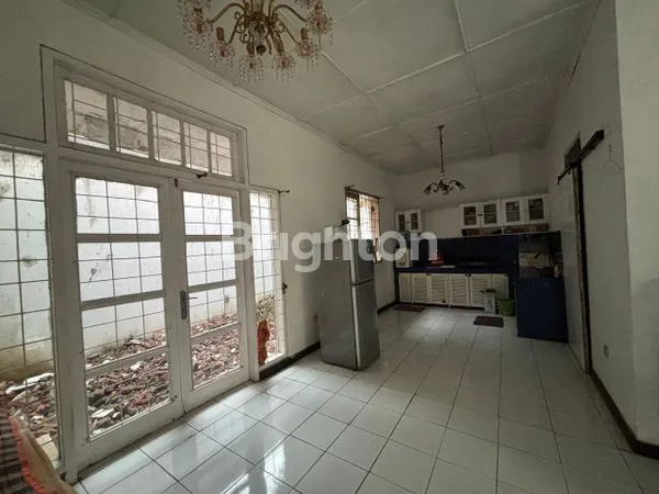 image JUAL CEPAT RUMAH 2 LT  DI PUSAT KOTA KEBUN JERUK.JAKARTA BARAT (8)