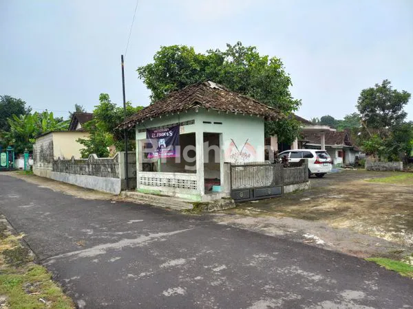 image HUNIAN NYAMAN DI YOGYA, LT 659M² & 5 KAMAR TIDUR (3)