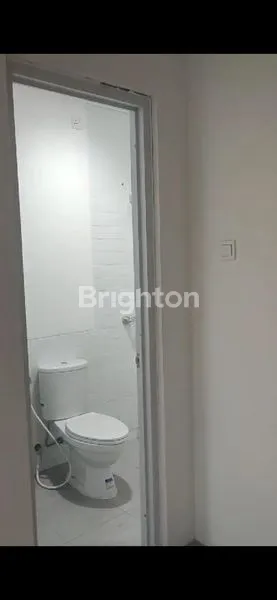 image RUKO 3 LT DENGAN AKSES TANGGA TERPISAH DI LIPPO KARAWACI BARAT TANGERANG (6)