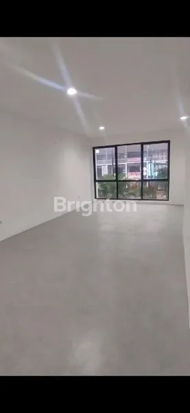 image RUKO 3 LT DENGAN AKSES TANGGA TERPISAH DI LIPPO KARAWACI BARAT TANGERANG (5)