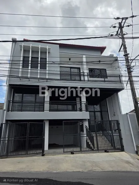 image RUMAH MEWAH 3 LANTAI DI PADANGSAMBIAN, DENPASAR (1)