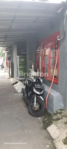 image DIJUAL RUMAH LAMA + 2 KIOS PINGGIR JALAN\NLAHAN 400 M² | JALAN PROTOKOL PREMIUM – DEKAT GANDARIA CITY\NLUAS TANAH ± 400 M²\N• 250 M² SHM\N• 150 M² GIRIK (PROSES SHM)\NTERDIRI DARI RUMAH TUA + 2 KIOS\NLOKASI STRATEGIS, PINGGIR JALAN BESAR\NCOCOK UNTUK USAH (6)