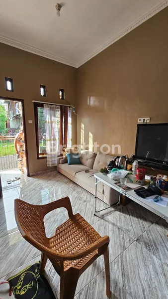 image RUMAH CANTIK MINIMALIS DI SULFAT  (5)