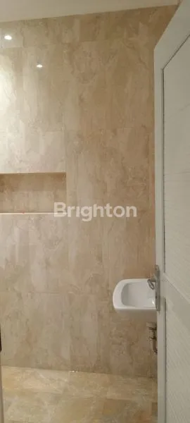 image RUMAH 2 LT HOEK SUDAH FULL RENOV DI CENDANA PARC LIPPO KARAWACI TANGERANG (8)