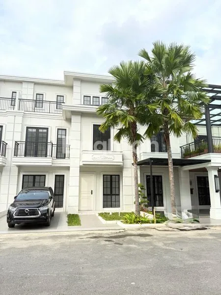 image DIJUAL 1 UNIT RUMAH VILLA MODERN  JEWEL PARK POLONIA – JL. STARBAN (3)