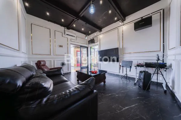 image HUNIAN EKSKLUSIF 3 LANTAI, SIAP HUNI DI HARAPAN INDAH (7)