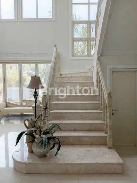 image RUMAH SEMI-FURNISHED STRATEGIS DI JLN ARIF RAHMAN HAKIM (5)