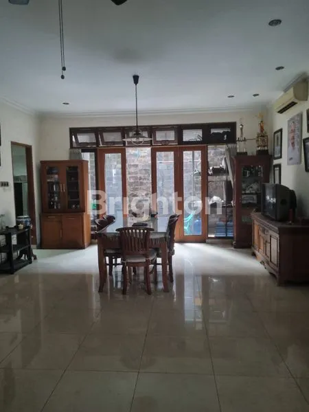 image RUMAH MEWAH 2 LANTAI, LT 252M² DI KEMANG PRATAMA 2 (1)