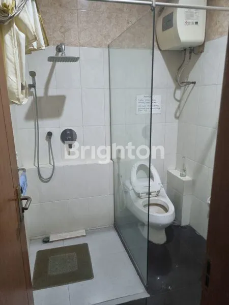 image RUMAH MEWAH 2 LANTAI, LT 252M² DI KEMANG PRATAMA 2 (7)