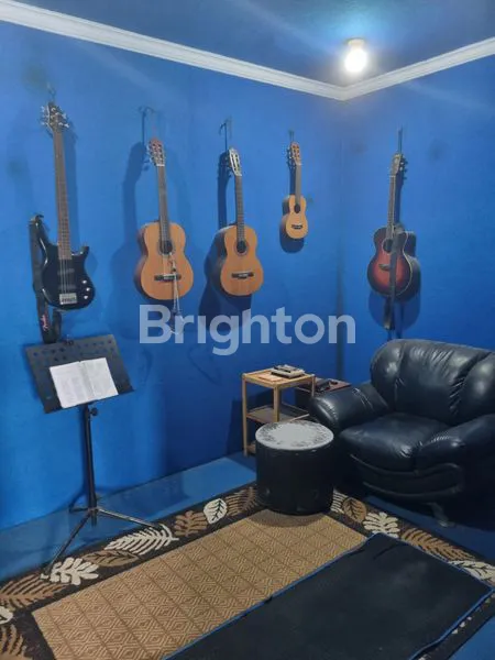 image RUMAH MEWAH 2 LANTAI, LT 252M² DI KEMANG PRATAMA 2 (5)