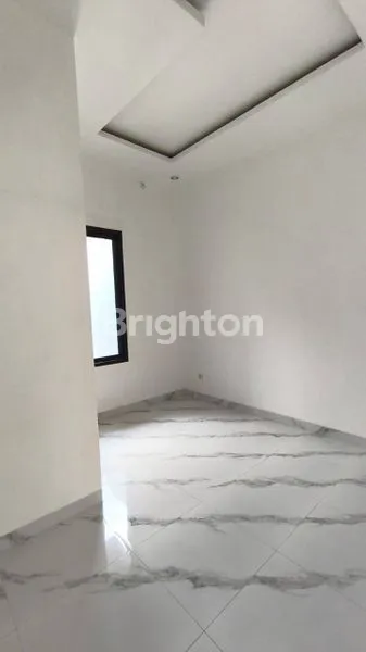 image RUMAH STRATEGIS DI TRENGGILIS, DEKAT UBAYA (4)