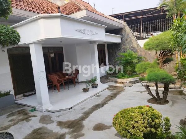image RUMAH MEWAH LT 315M² DI JL KINIBALU, 4 KT (8)