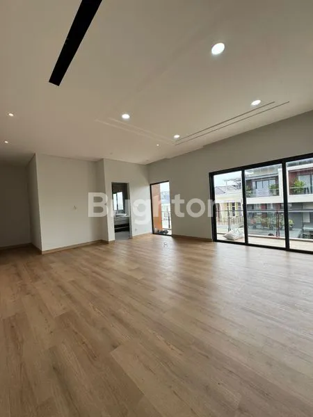 image RUMAH BARU BANGUNAN MANDIRI HOEK 3 LANTAI DI GREENWICHPARK BSD CITY DI LENGKAPI CLUB HOUSE DI DALAM KAWASAN, BSD CITY (4)