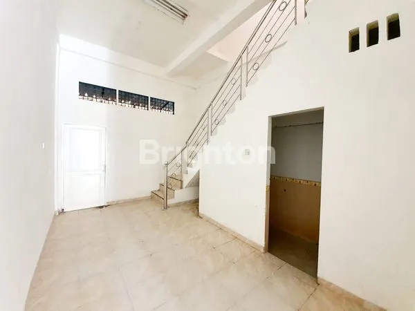 image RUKO GANDENG JALAN AMIR HAMZAH (2)