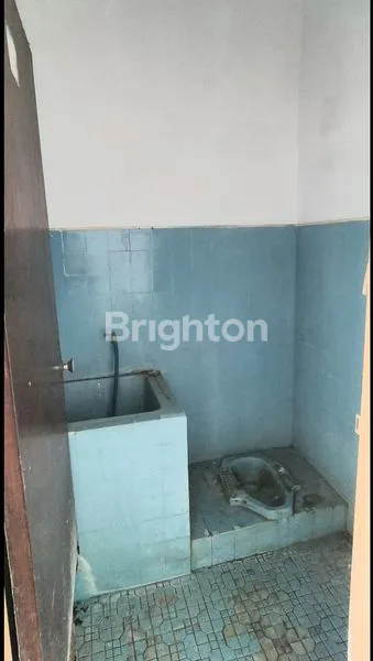 image RUMAH STRATEGIS DI ARAYA MALANG, LT 200M² HARGA NEGO (6)