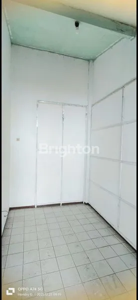 image RUMAH STRATEGIS DI ARAYA MALANG, LT 200M² HARGA NEGO (4)