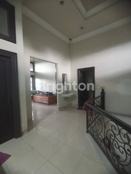 image RUMAH 2 LT KOMPLEK EKSKLUSIF KLAMPIS REGENCY SURABAYA NEGO (3)