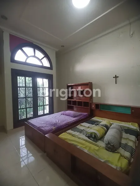 image RUMAH 2 LT KOMPLEK EKSKLUSIF KLAMPIS REGENCY SURABAYA NEGO (6)