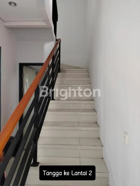 image JUAL CEPAT RUMAH TERAWAT & NYAMAN 2 LANTAI DI PONDOK TJANDRA (6)
