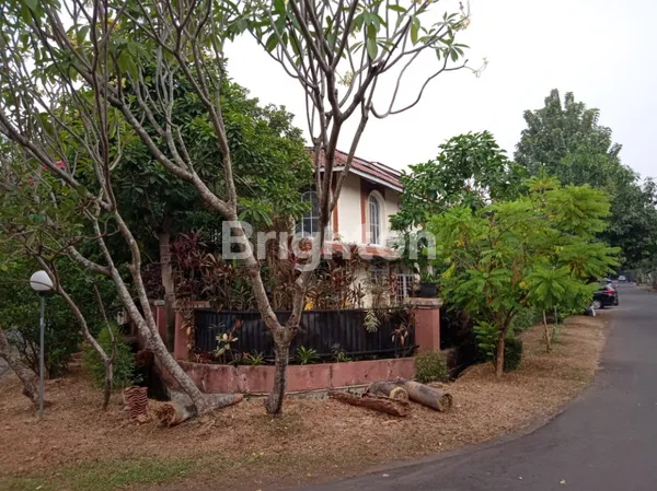 image RUMAH MEWAH 2 LANTAI HOEK DI CIBUBUR, JAKARTA TIMUR - 7+2 KAMAR, LUAS & STRATEGIS! (4)
