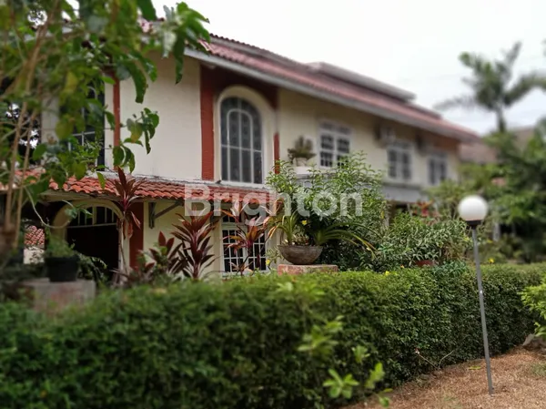 image RUMAH MEWAH 2 LANTAI HOEK DI CIBUBUR, JAKARTA TIMUR - 7+2 KAMAR, LUAS & STRATEGIS! (1)