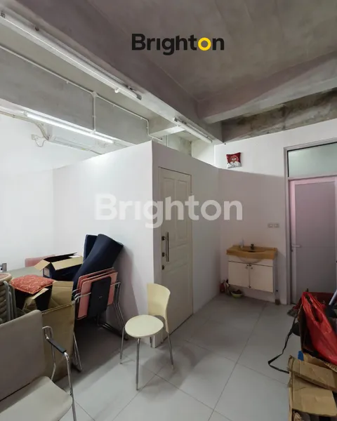 image DISEWAKAN RUKO 3+1 LANTAI, EX RESTORAN DI JALAN PANJANG GREEN GARDEN JAKARTA BARAT (5)