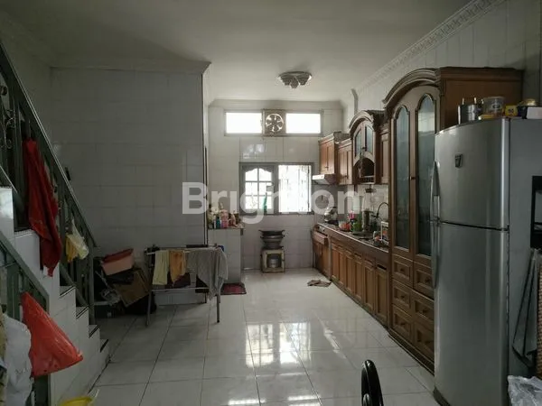 image RUKO JALAN SUTOMO DEKAT CENTER POINT (3)