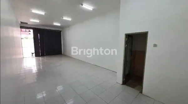 image TOKO SIAP USAHA DENGAN LINGKUNGAN KOMERSIAL (2)